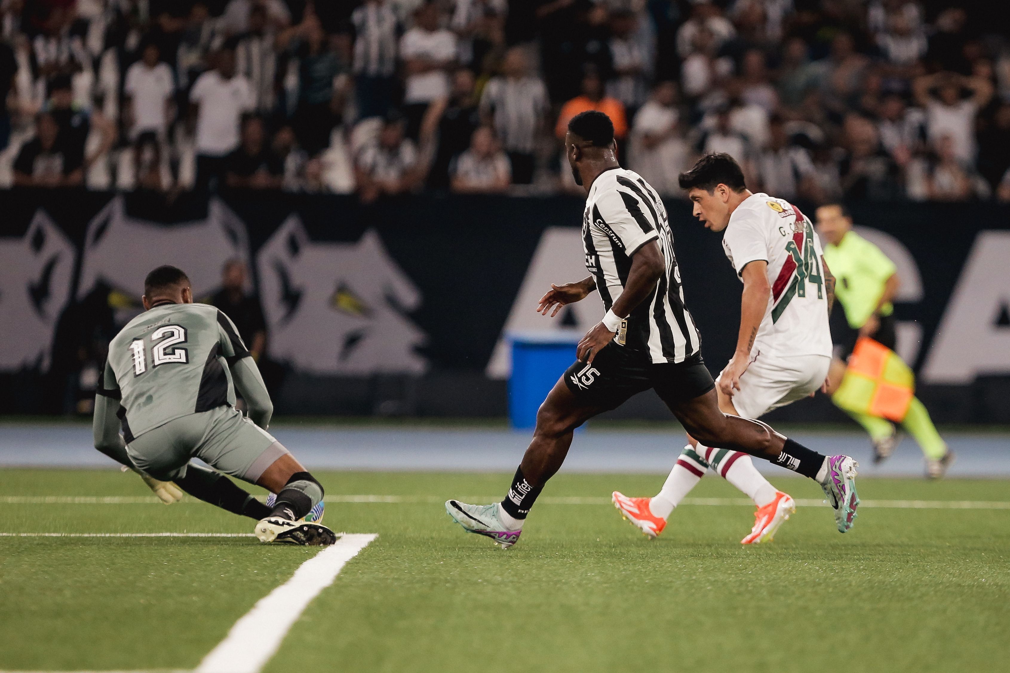 Botafogo x Fluminense: veja como comprar ingressos para o clássico no Carioca