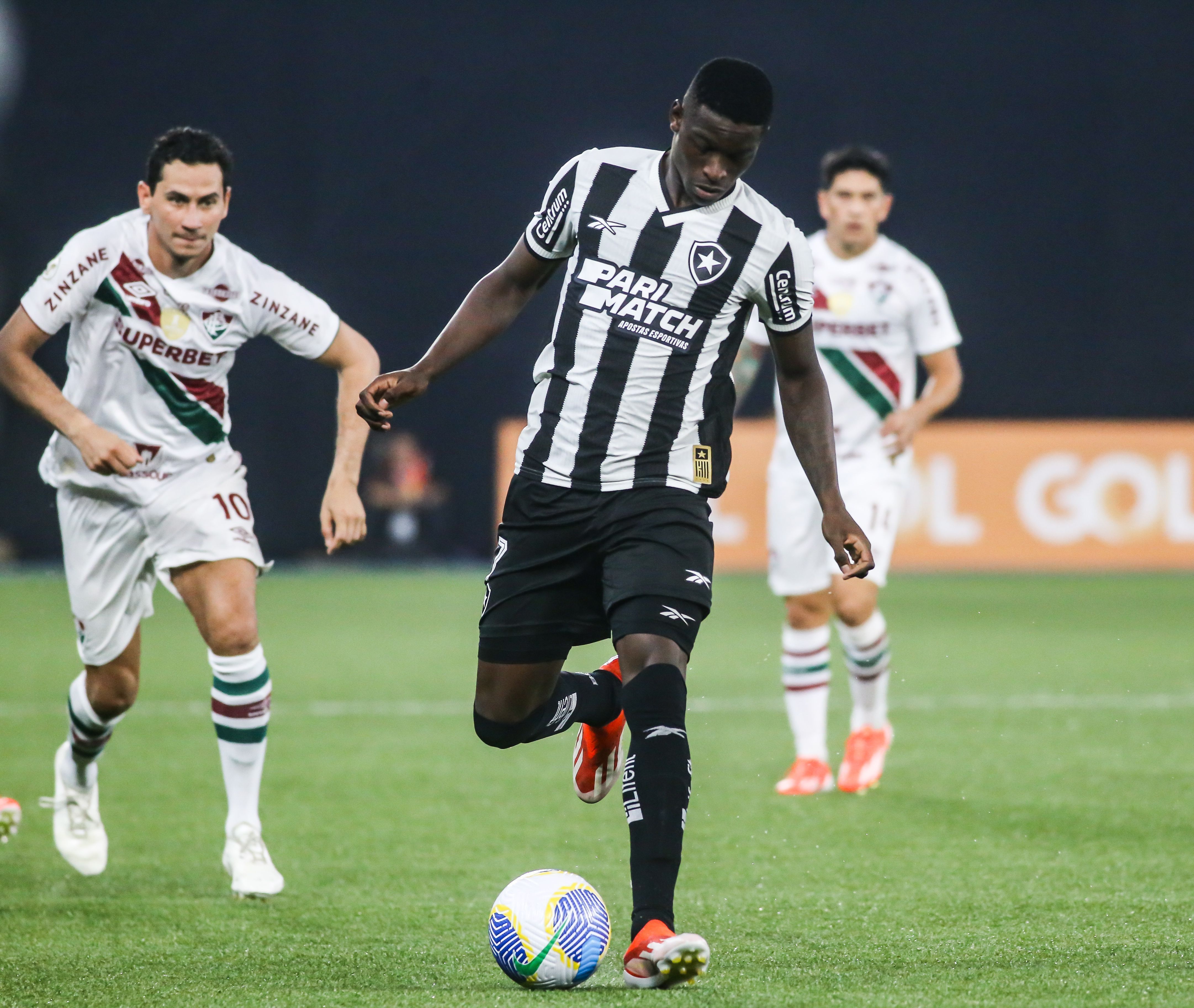 Botafogo 1 x 0 Fluminense: veja o gol e os melhores momentos do jogo pelo Brasileirão