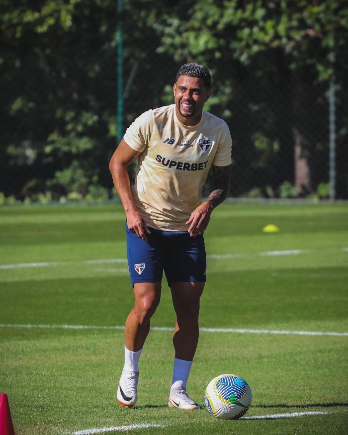Wellington Rato em treino do São Paulo