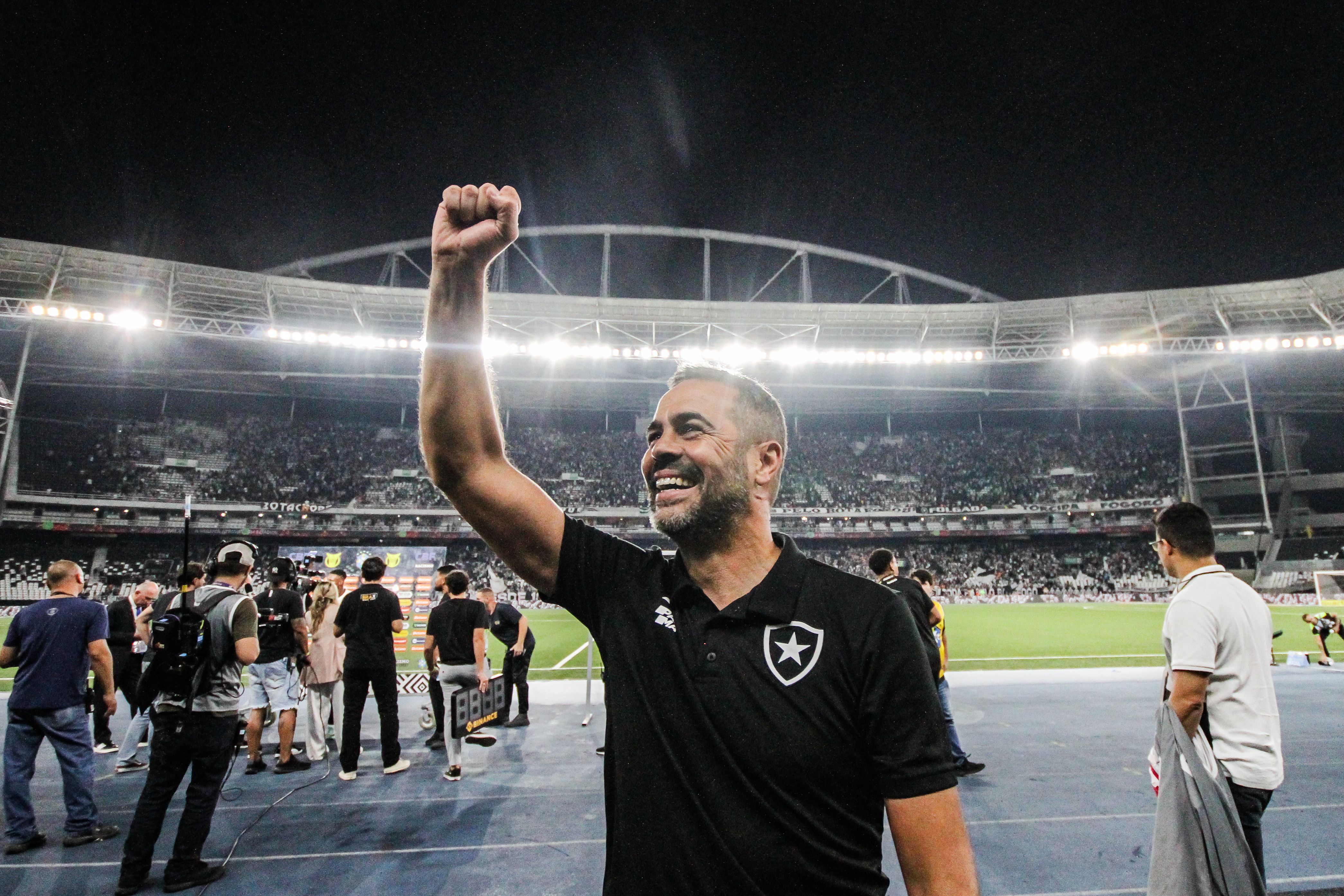 Artur Jorge se despede do Botafogo: 'Eternamente grato'