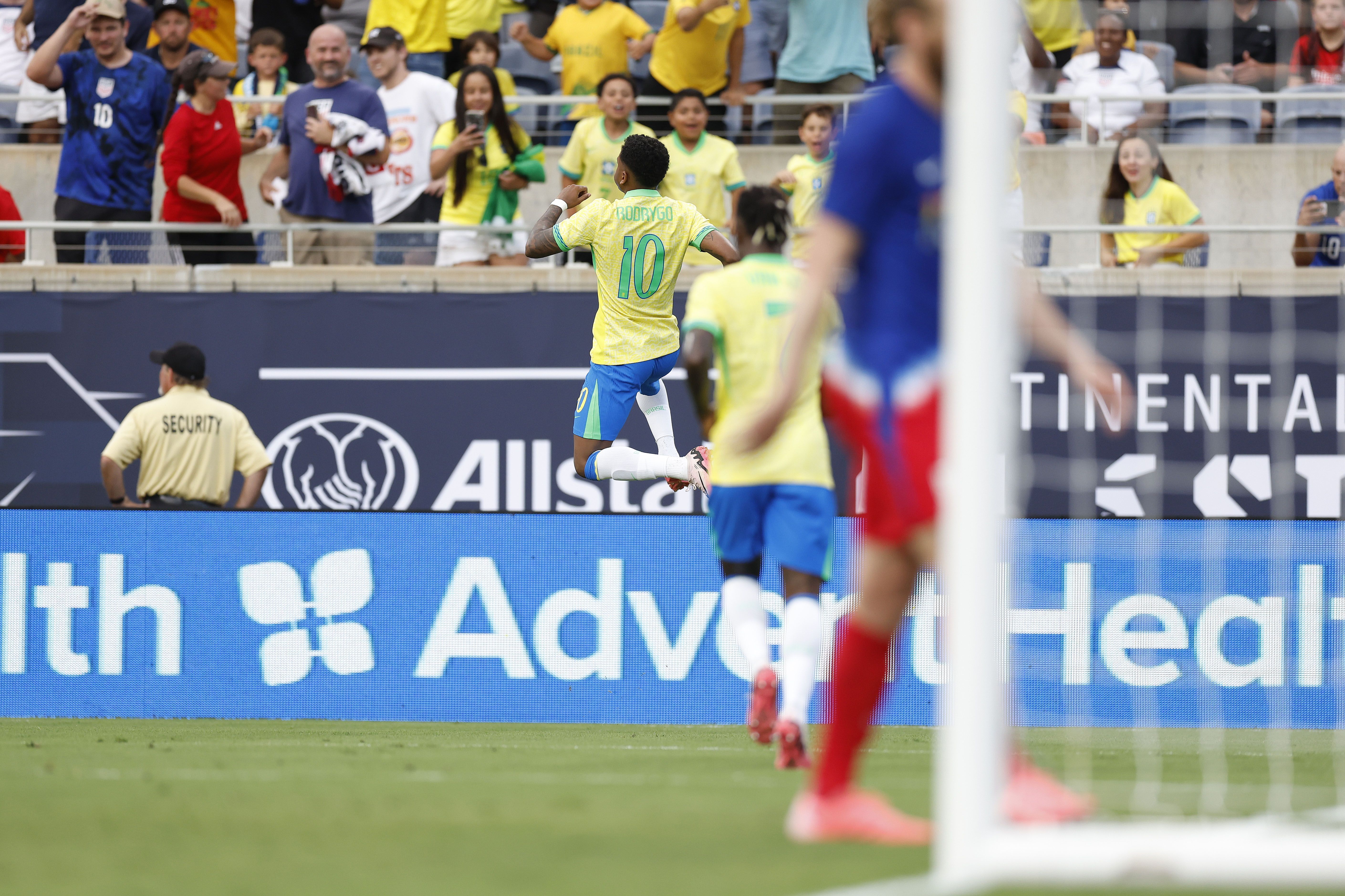 Rodrygo pede mais capricho no ataque e atenção na defesa após empate da Seleção
