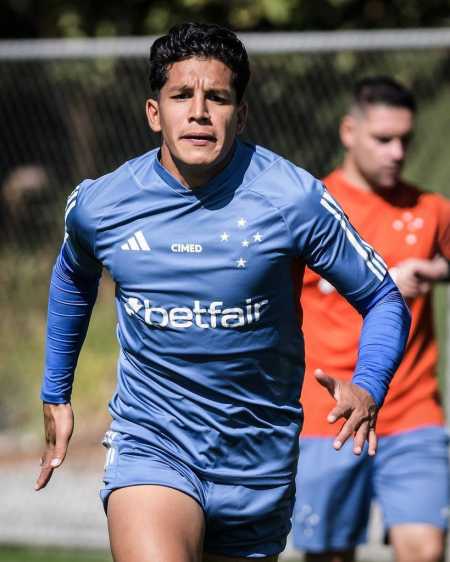Lucas Romero, volante do Cruzeiro