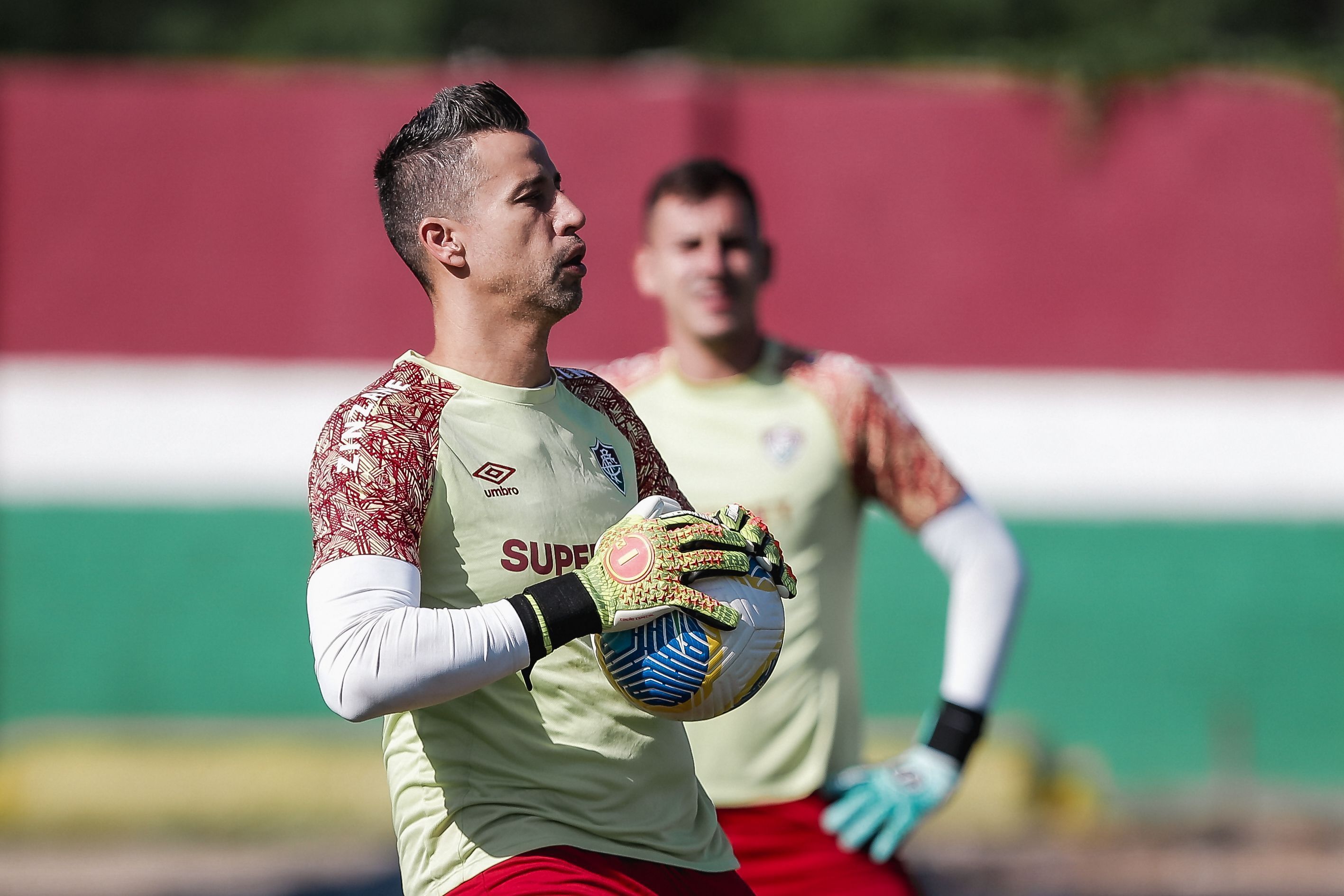 Cruzeiro x Fluminense: Fábio tem mal-estar e vira dúvida para Diniz