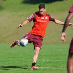 Alario treina e deve reforçar o Inter contra o Vitória pelo Brasileirão