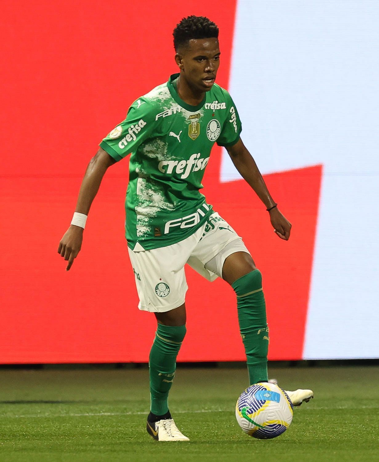 Antes de jogo com Atlético, Estêvão assume protagonismo no Palmeiras