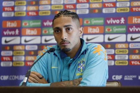 Disney de Paris fez contatos com Raphinha e propôs experiência única para o filho