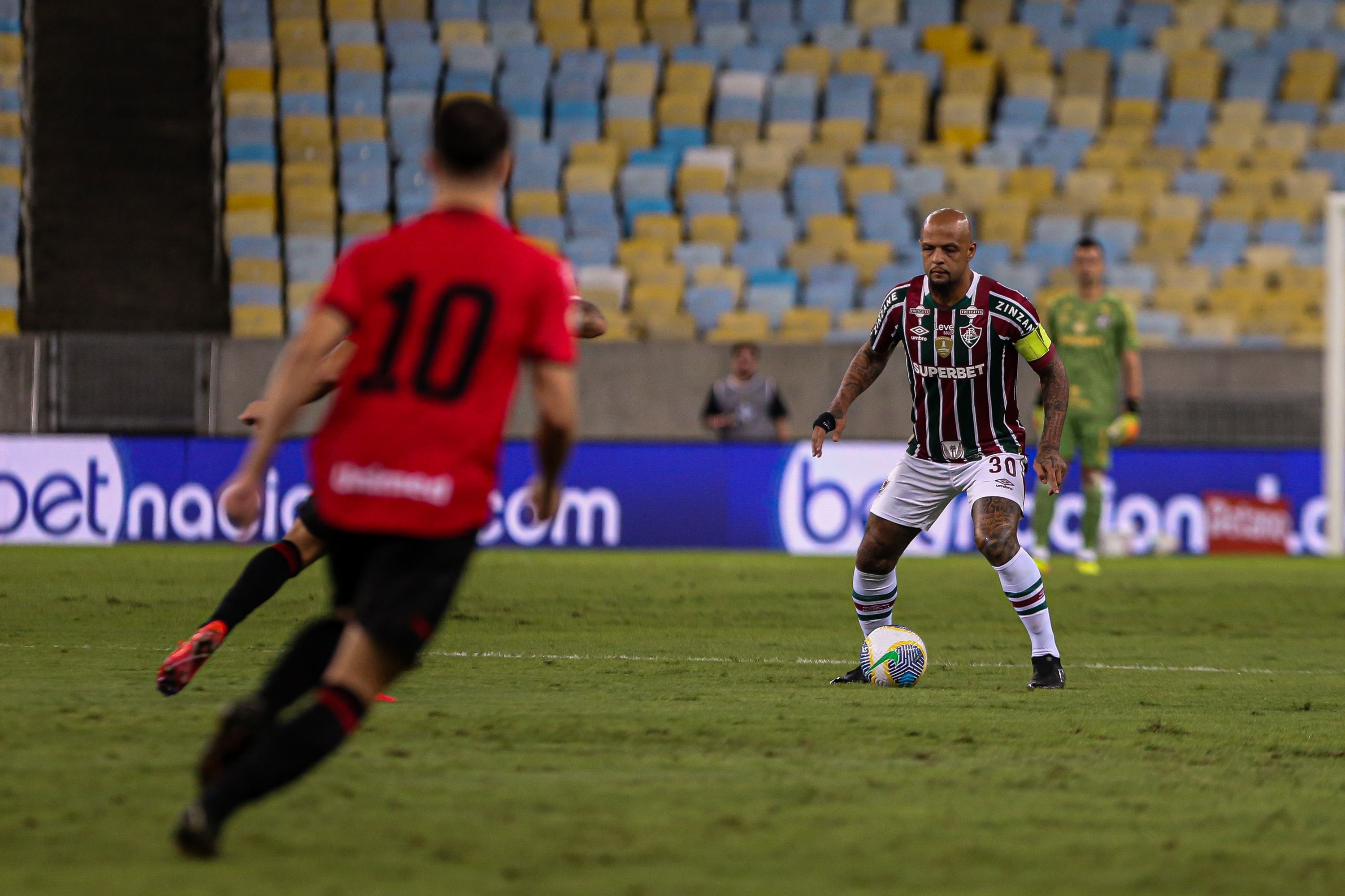 E o Felipe Melo? Ex-titular e capitão do Fluminense se torna última opção para a defesa