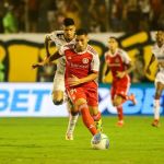 Família de Gabriel Carvalho comemora estreia no Inter e emociona web; veja vídeo