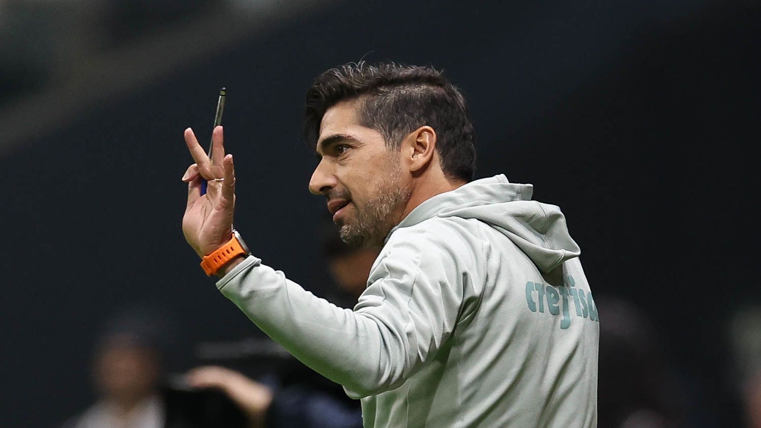 Abel abre jogo sobre permanência de Dudu no Palmeiras e manda recado a atleta