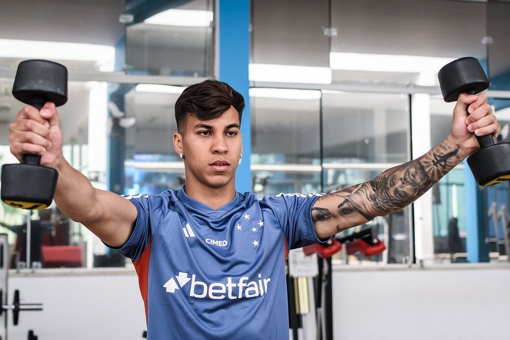Kaio Jorge entra em acordo com companheiro e define número no Cruzeiro