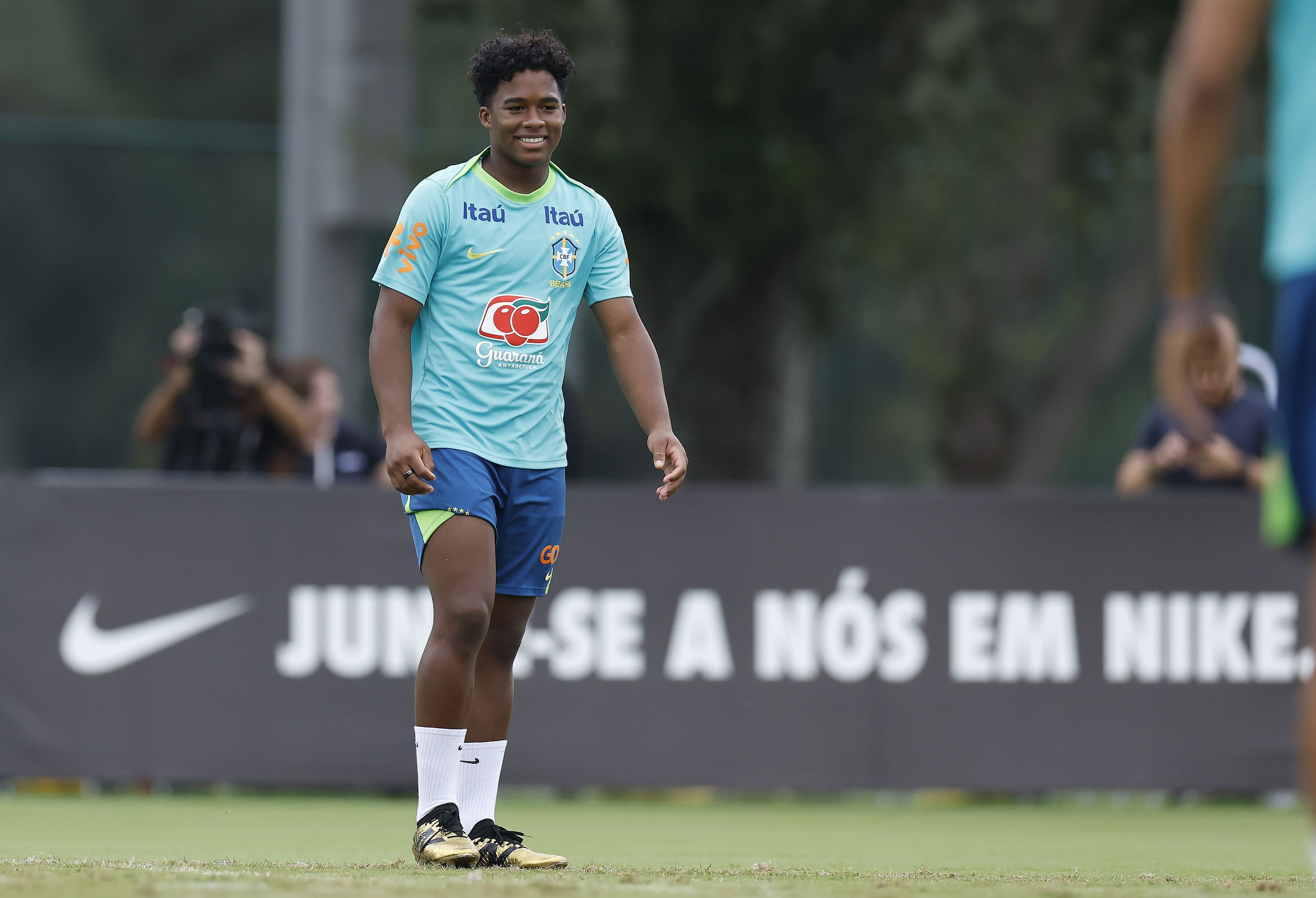 Endrick diz quando espera se tornar o titular da Seleção Brasileira