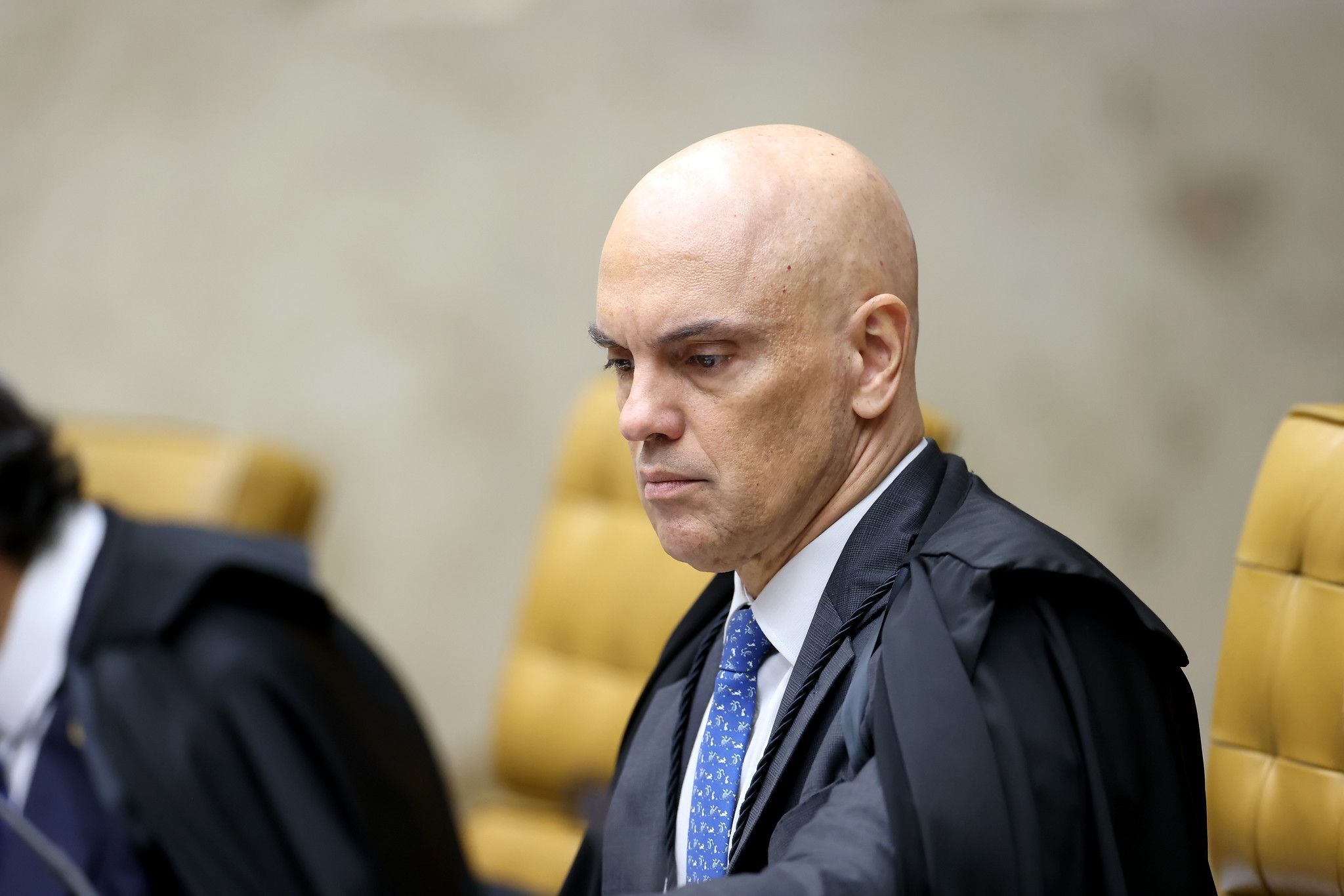 Moraes dá cinco dias para defesa de Bolsonaro e PGR se manifestarem sobre laudo da PF