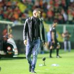 Coudet lamenta derrota do Inter para o Atlético: ‘Não merecíamos perder’