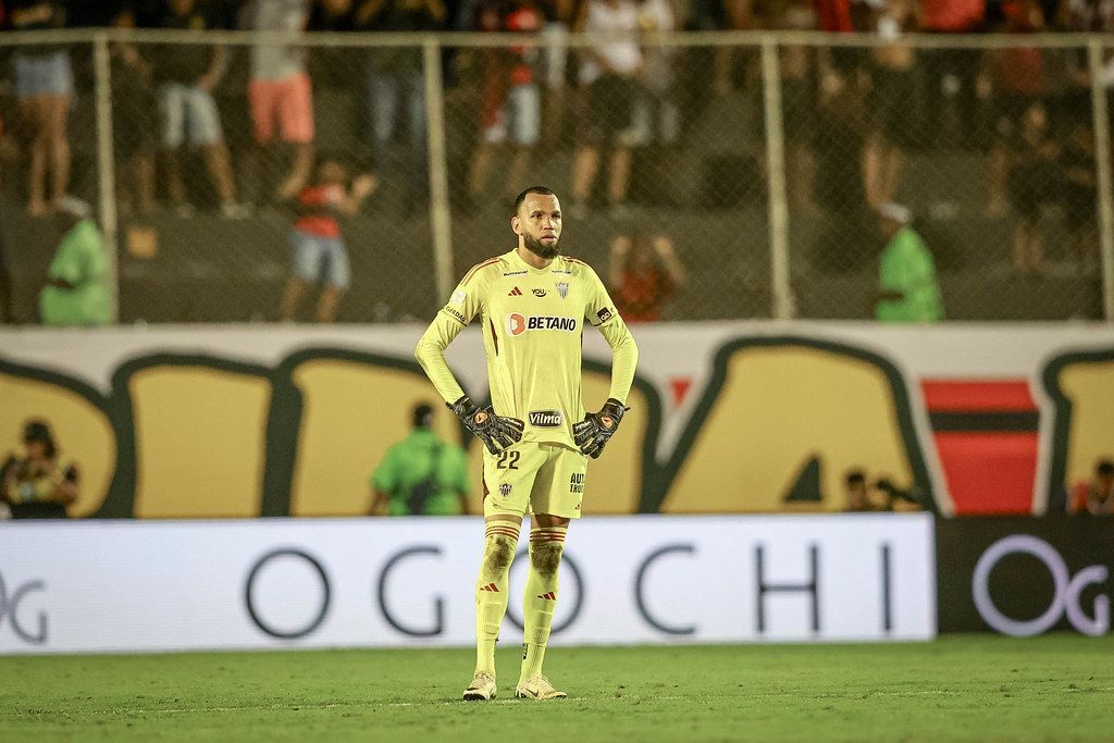 Everson dispara após Atlético ser derrotado pelo Vitória: 'Vergonhoso'