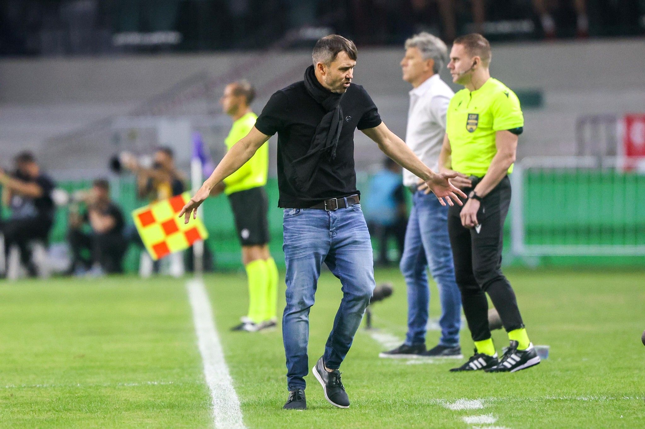 Coudet valoriza grupo após vitória do Inter no GreNal: ‘Mérito total’