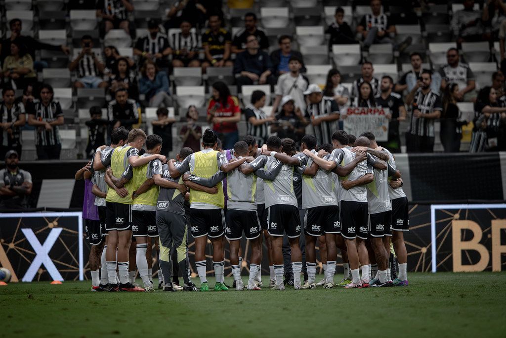 Jogador do Atlético é parado em blitz após empate na Arena MRV