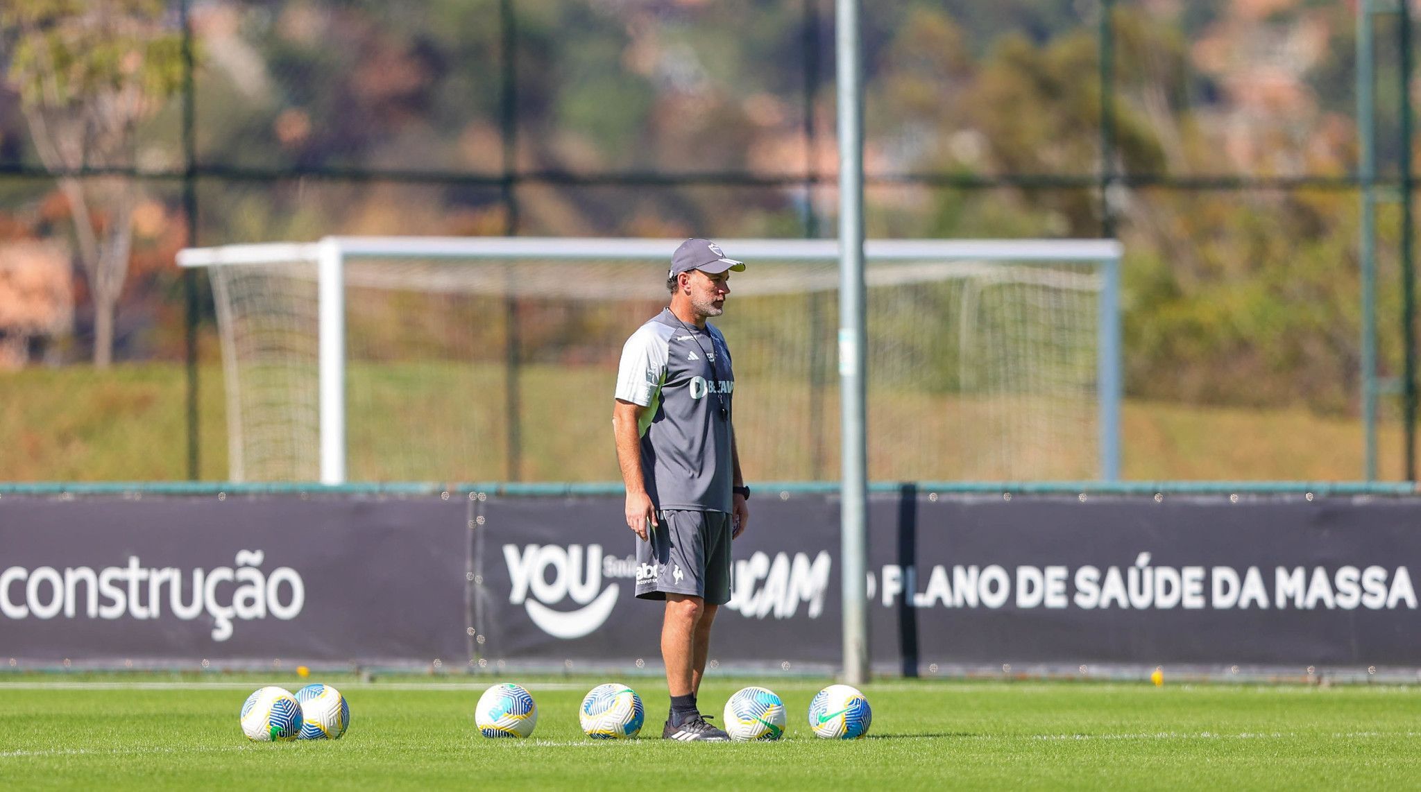 Titular do Atlético inicia transição e vê retorno mais próximo