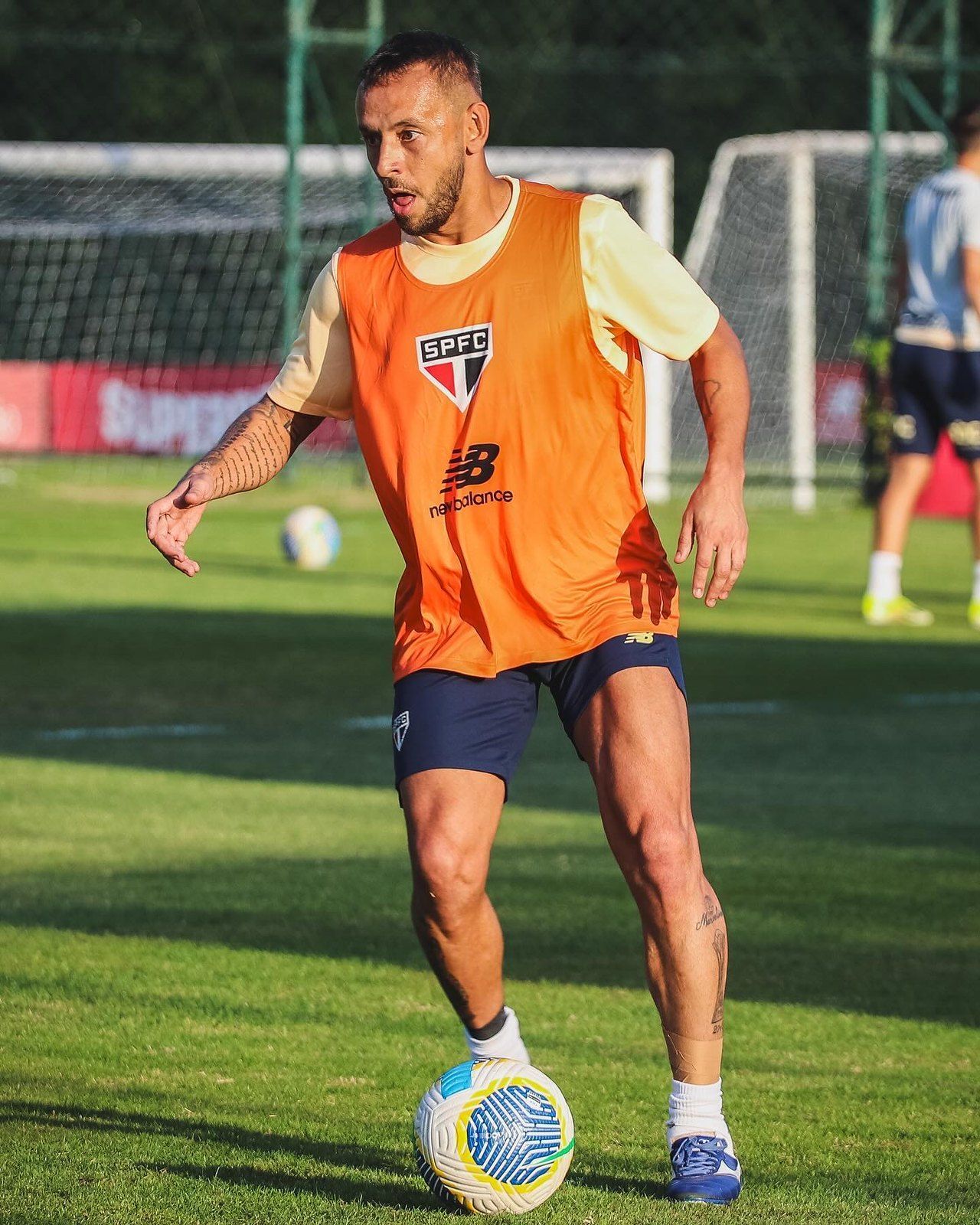 E Rafinha? Entenda como lateral do São Paulo se recupera de fratura