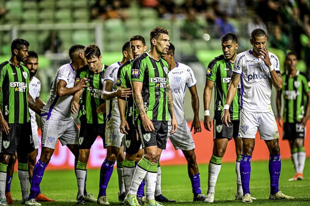 Expulso por 'deboche', titular do América diz que teve vontade de xingar o árbitro