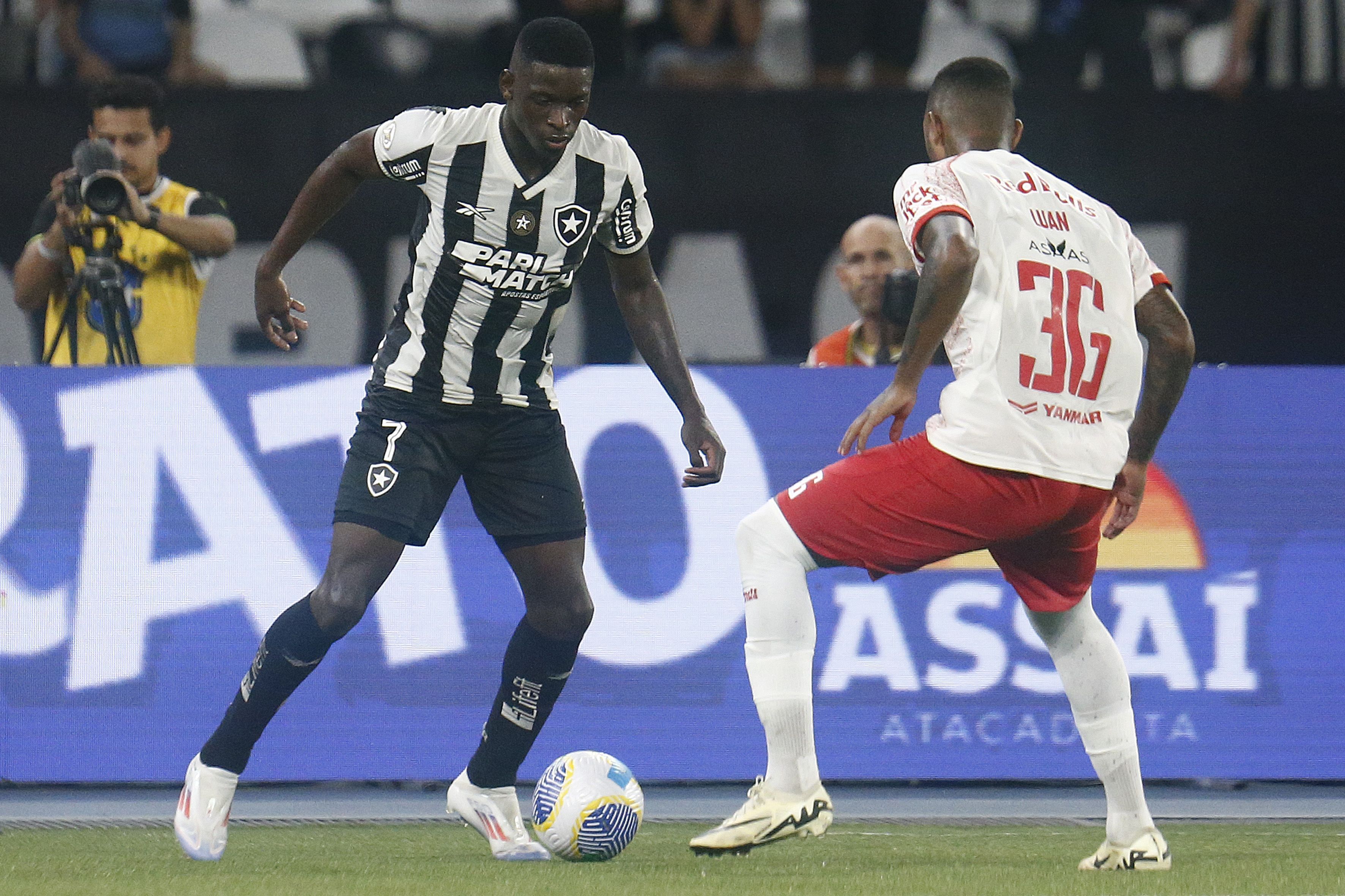 Botafogo 2x1 Bragantino: veja gols e melhores momentos do jogo pelo Brasileirão