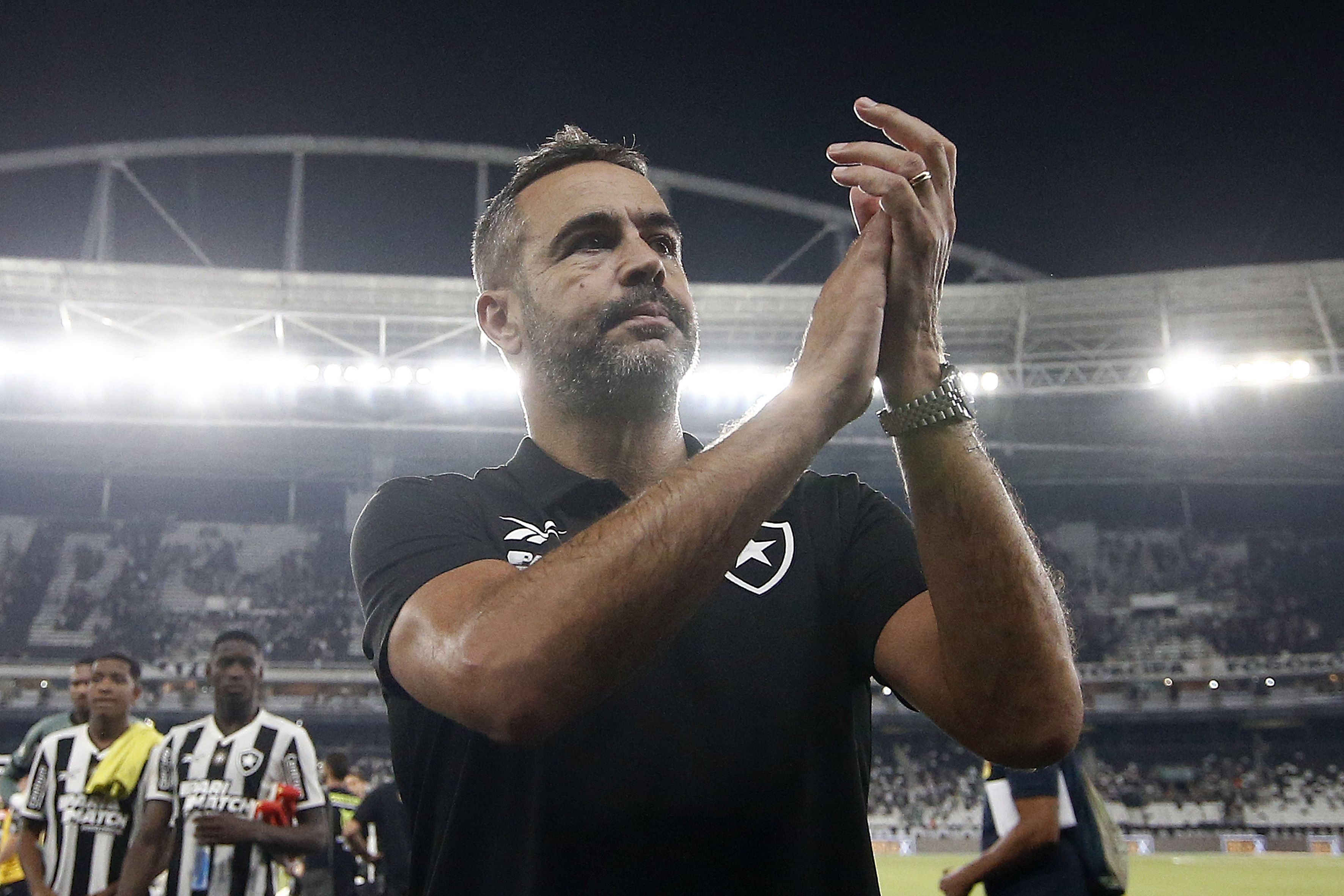 Técnico do Botafogo avalia qual será o impacto da janela no Brasileirão