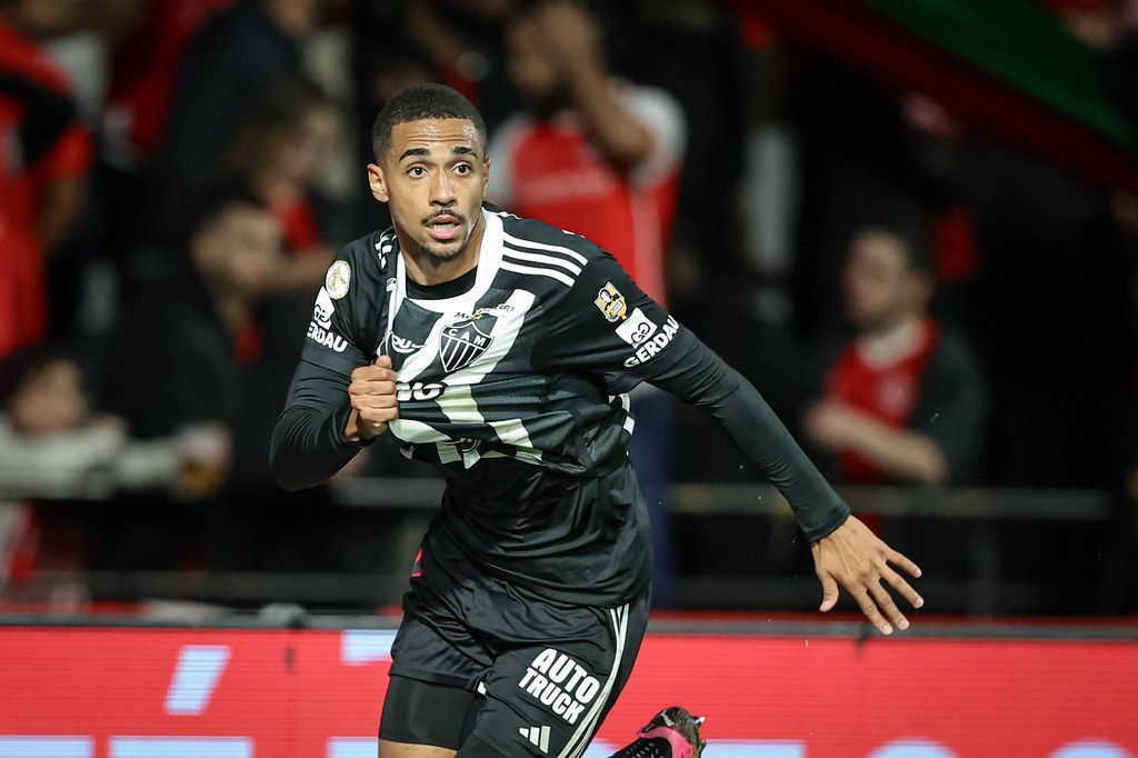 Cria da base, Rômulo decide em vitória do Atlético e faz dedicatória especial