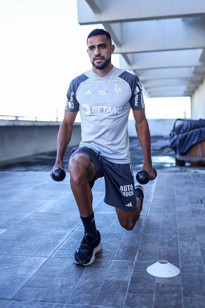 Clube da Série A consulta situação de Alan Kardec, do Atlético; saiba detalhes