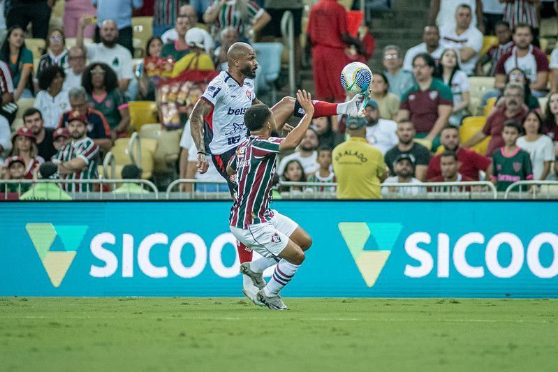 Últimos jogos do Fluminense diante do Vitória ligam sinal de alerta