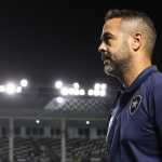 Técnico do Botafogo dispara contra arbitragem no clássico contra o Vasco
