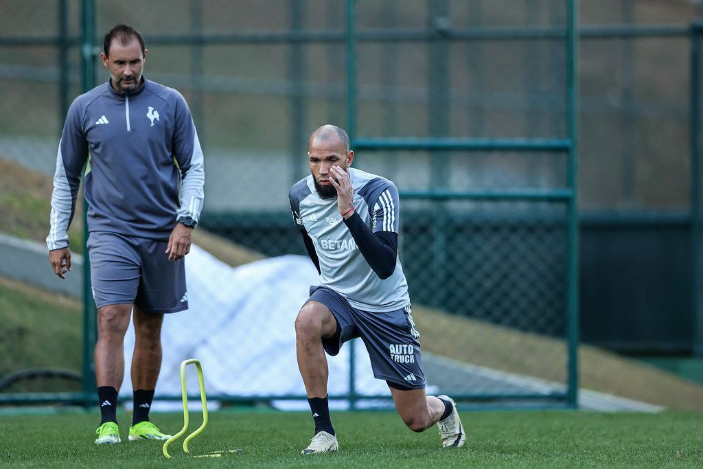 Everson, do Atlético, passa por cirurgia após grave fratura; saiba detalhes
