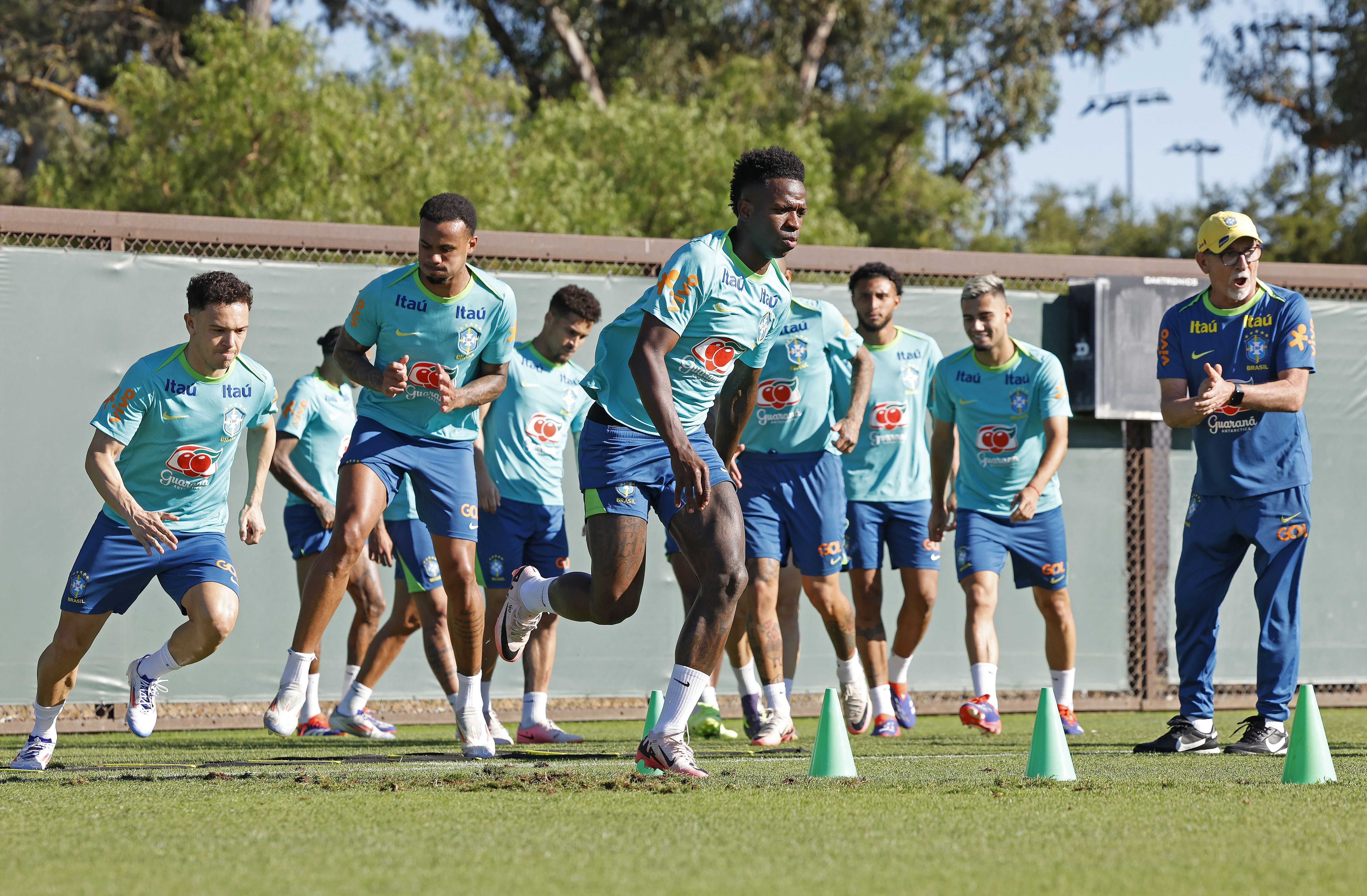 Escalação da Seleção: Dorival faz mistério, mas deve manter time contra a Colômbia
