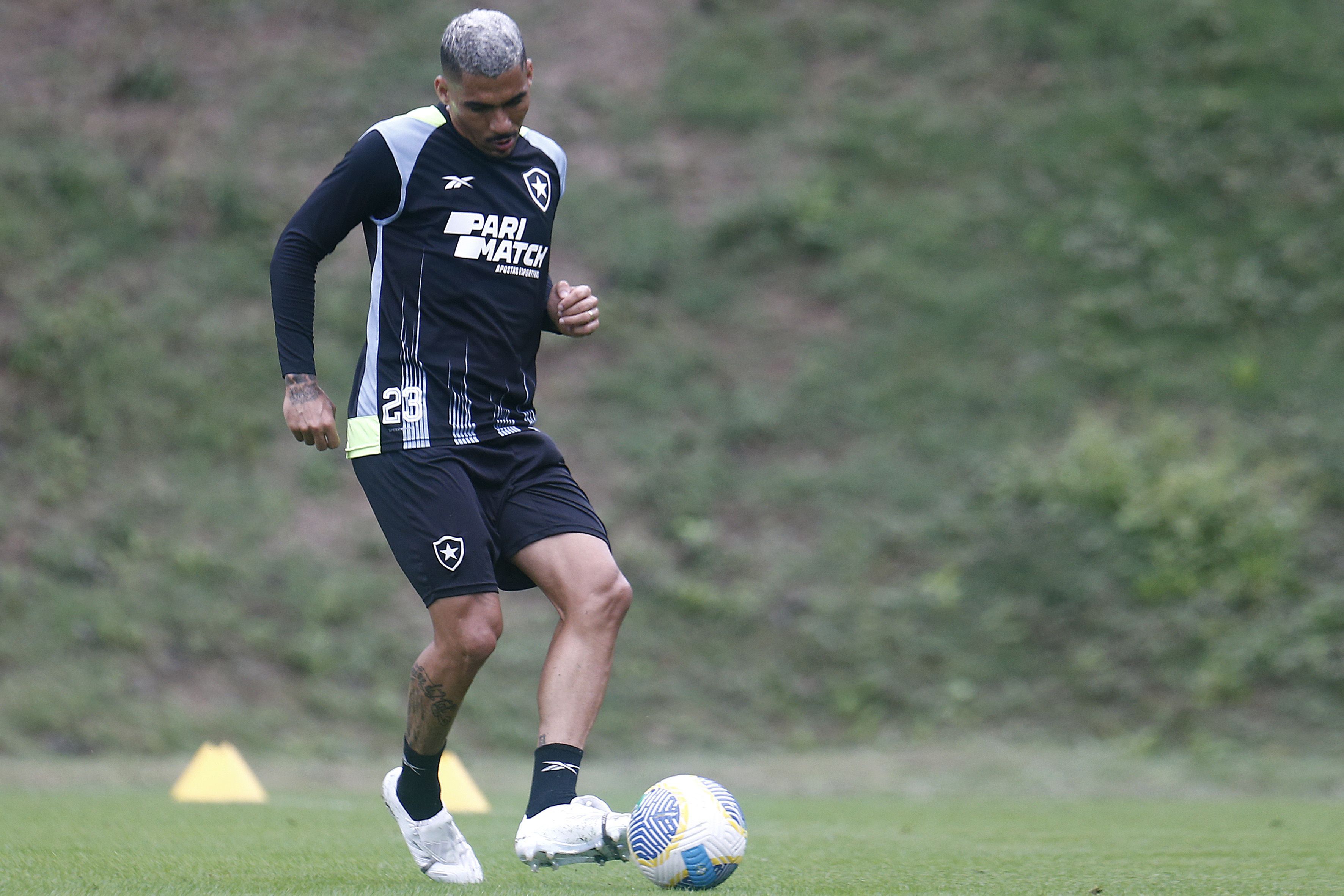 Allan faz primeiro treino, e Botafogo reintegra mais dois jogadores