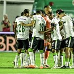 Zagueiros do América sofrem lesões e podem manter grande lista de desfalques