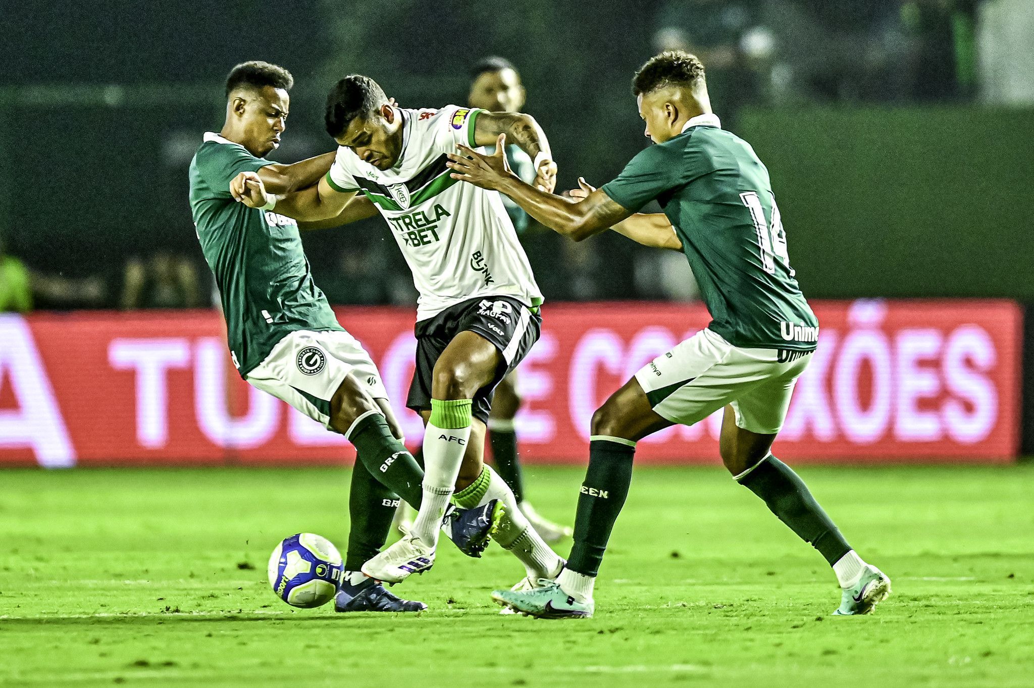 América é derrotado pelo Goiás e perde chance de retomar liderança da Série B
