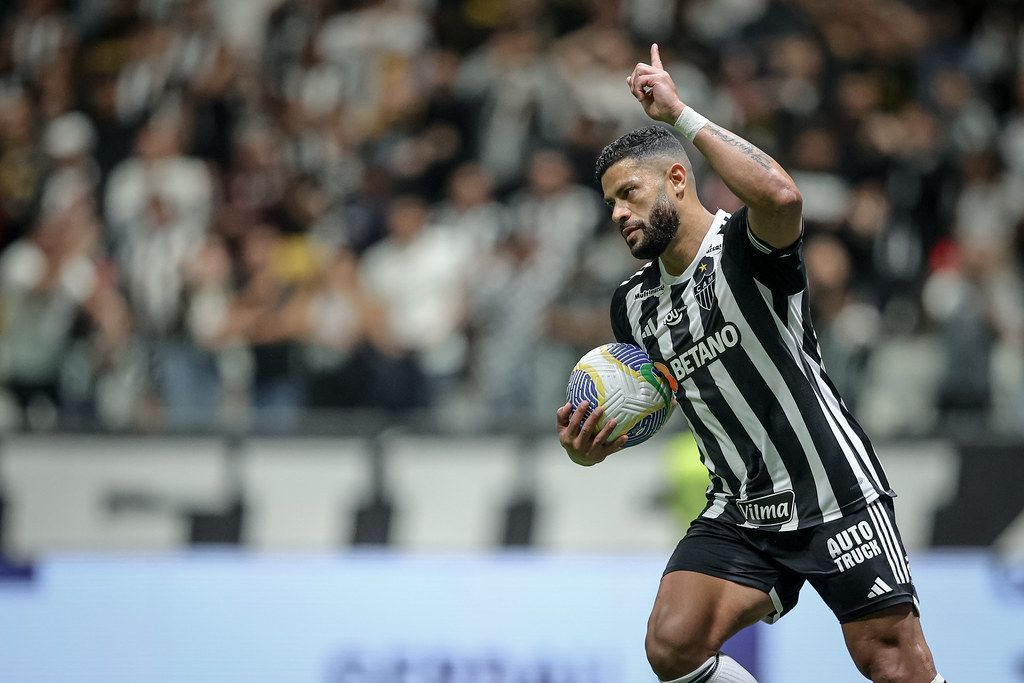 Hulk pede desculpas após derrota do Atlético e faz apelo à torcida
