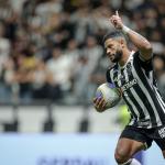 Hulk pede desculpas após derrota do Atlético e faz apelo à torcida
