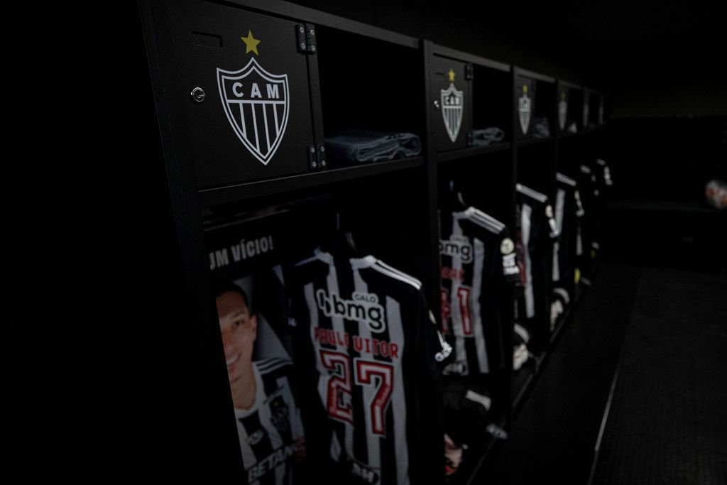 Jogador do Atlético é desfalque contra o Flamengo por concussão; veja detalhes