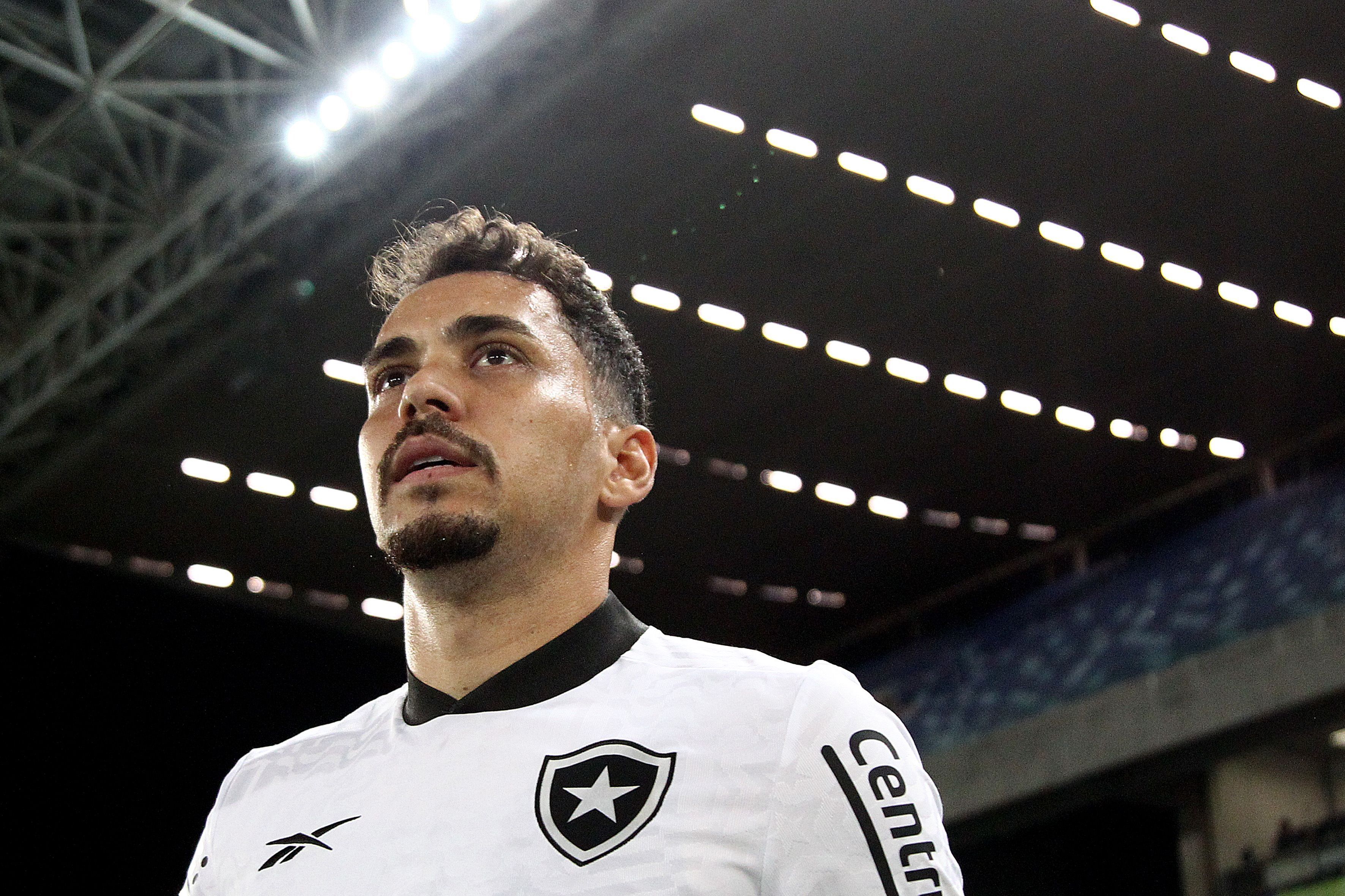 Em despedida, Botafogo homenageia meia acertado com o Cruzeiro: ‘Especialista em golaços'