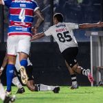 Vasco aproveita superioridade numérica e vence o Fortaleza pelo Brasileiro