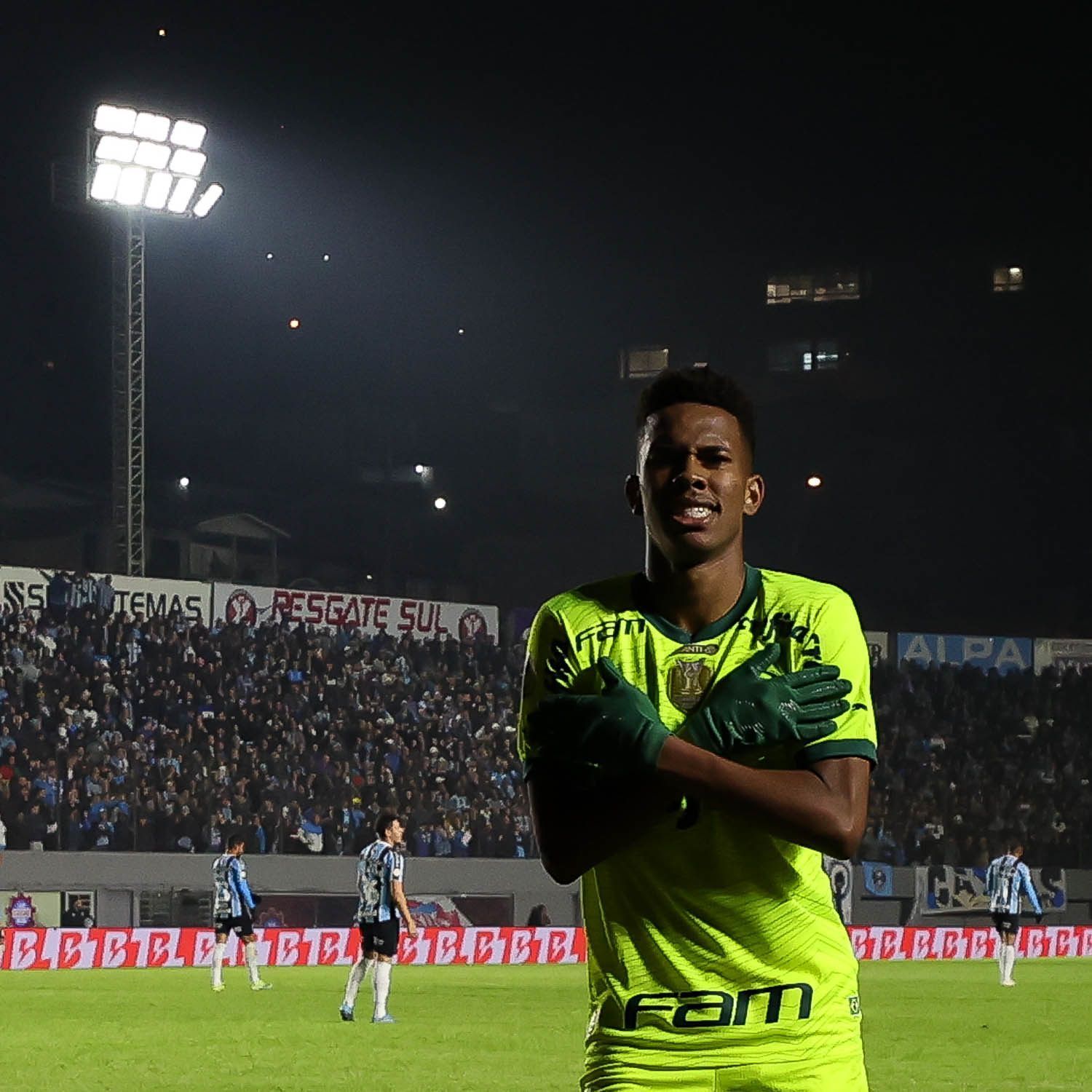Frio e calculista! Veja raio-x de todos os gols de Estêvão no Palmeiras
