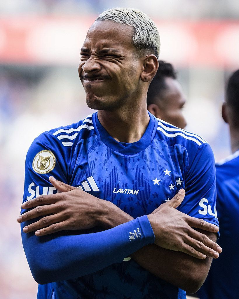 Comentaristas da Globo se derretem por Matheus Pereira, do Cruzeiro