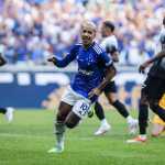 Cruzeiro atropela Corinthians em Mineirão lotado e sobe na tabela do Brasileiro