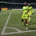 Estêvão decide novamente, Palmeiras vence Bahia e cola no líder Flamengo