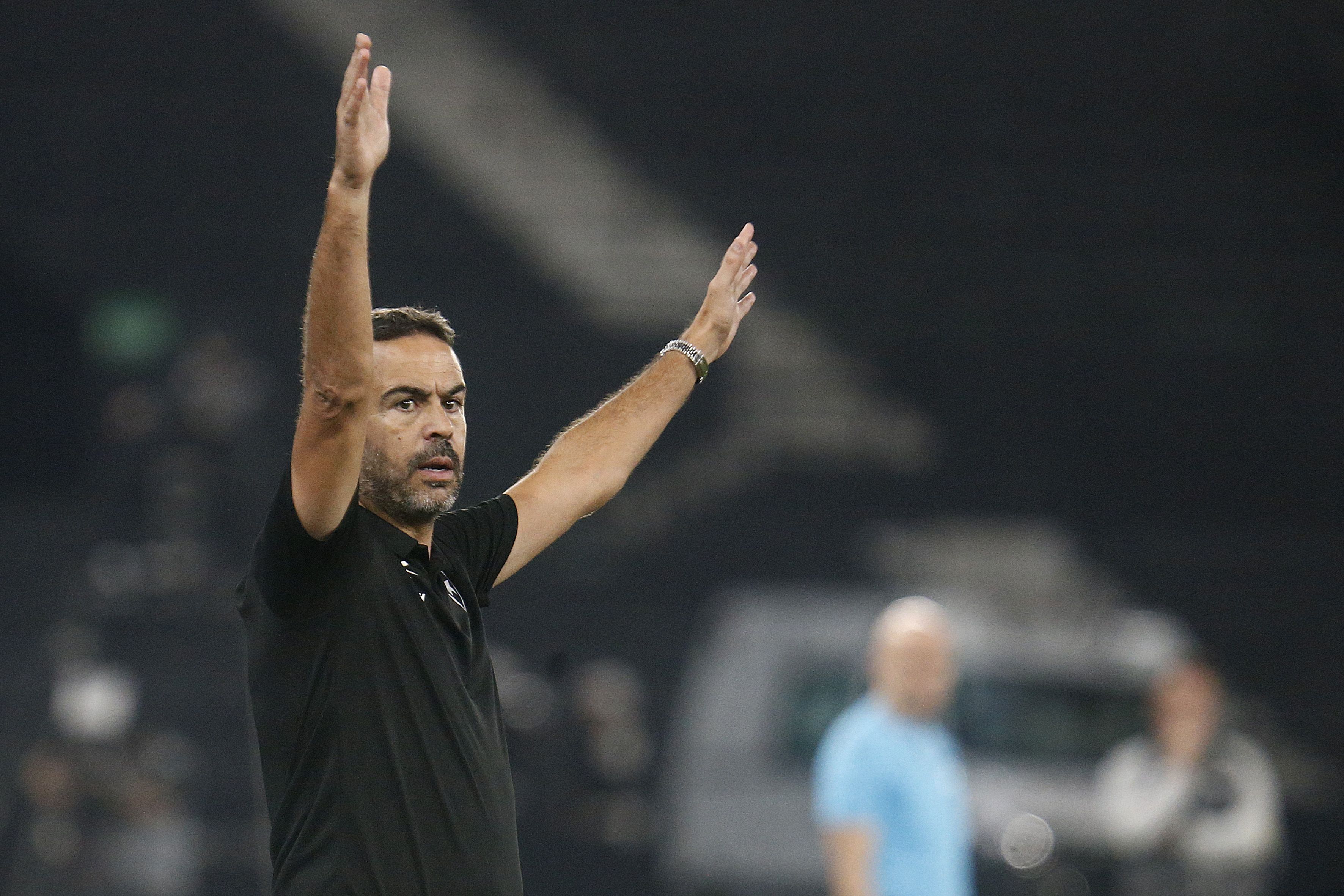 Botafogo candidato ao título? Artur Jorge avalia disputa no Brasileirão