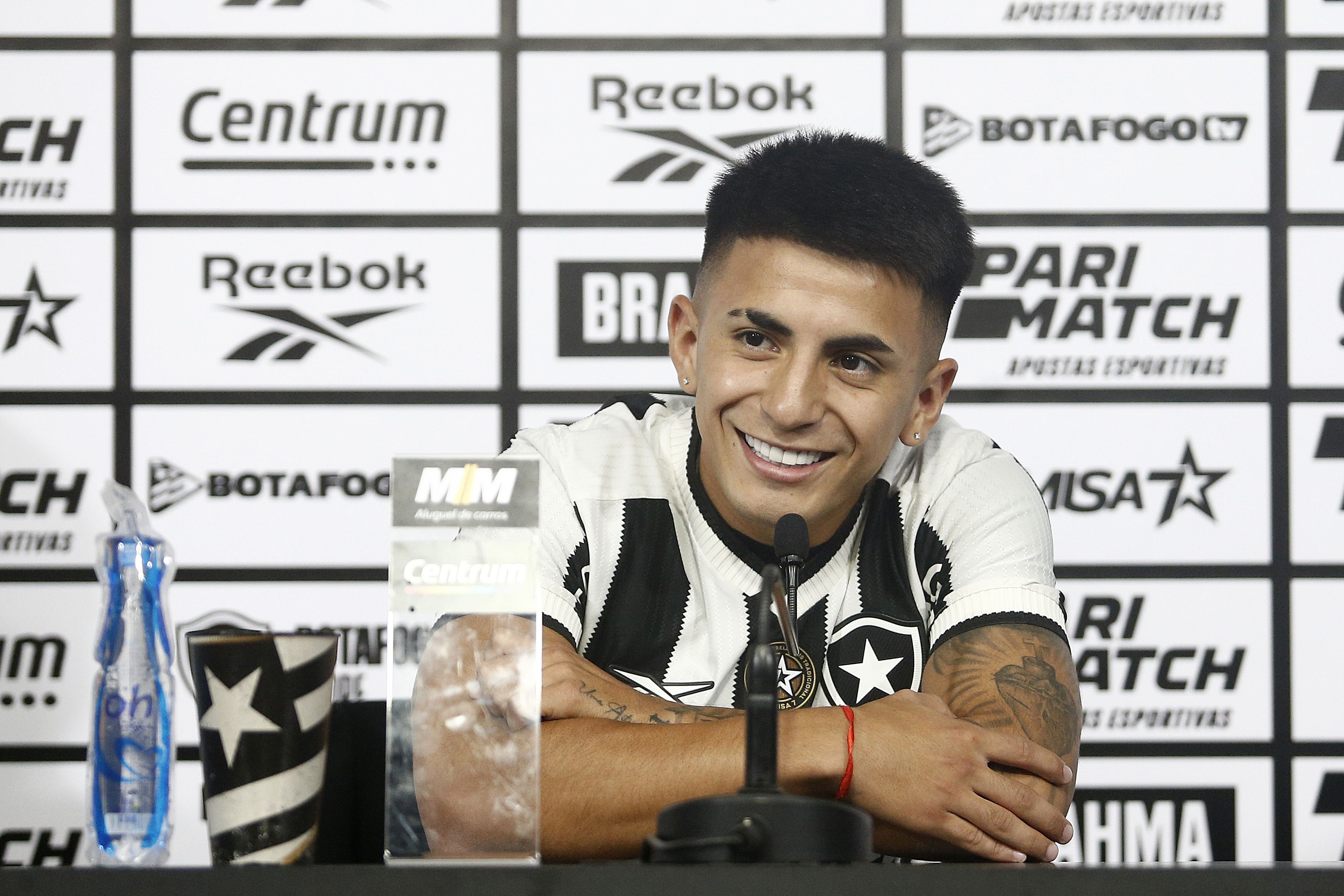 Almada abre o jogo sobre futuro no Botafogo, ida para o Lyon e Jogos de Paris