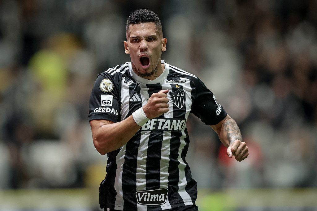 Paulinho se torna 3° maior artilheiro do Atlético no Brasileirão por pontos corridos