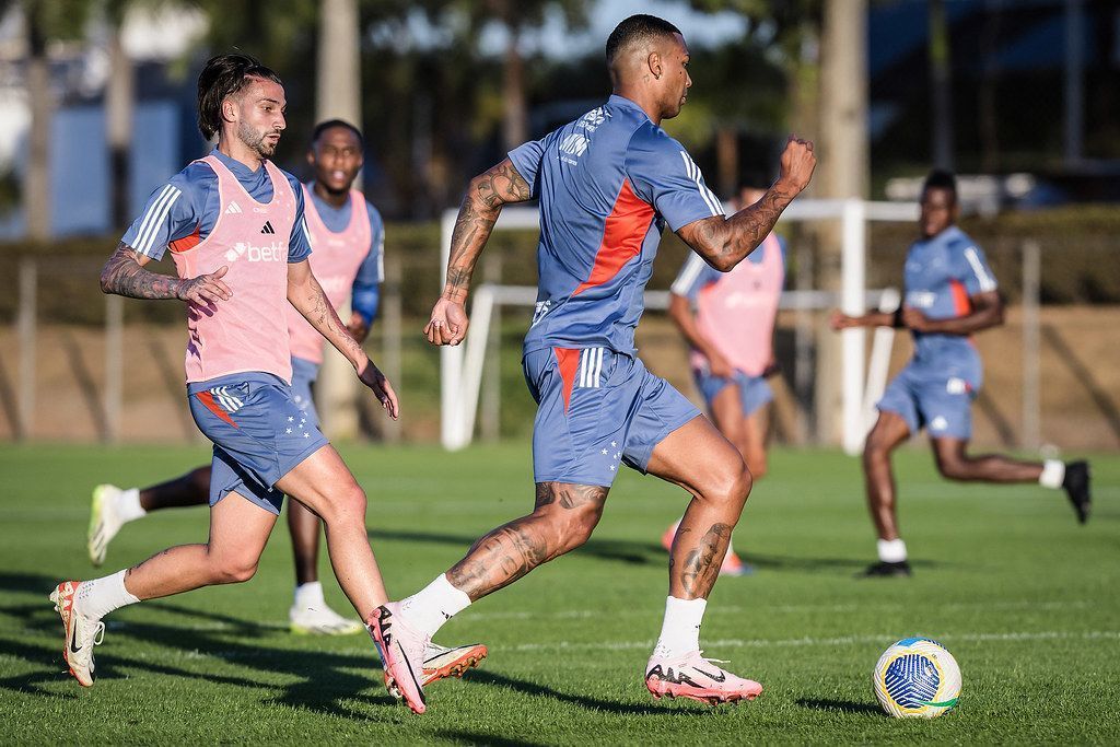 Cruzeiro tem duas novidades em reapresentação após vitória no Brasileiro