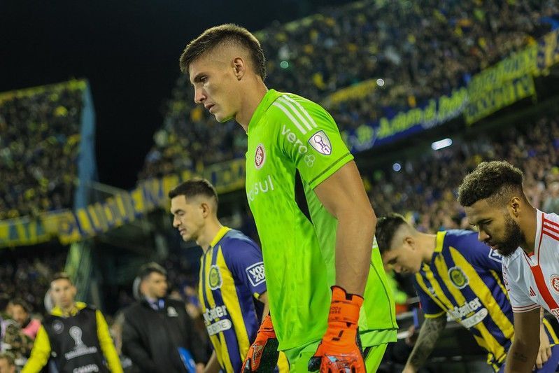Rochet faz cobrança ao grupo do Inter após derrota para o Rosario Central