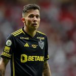 Bernard revela que número usará na camisa em 2025; veja detalhes