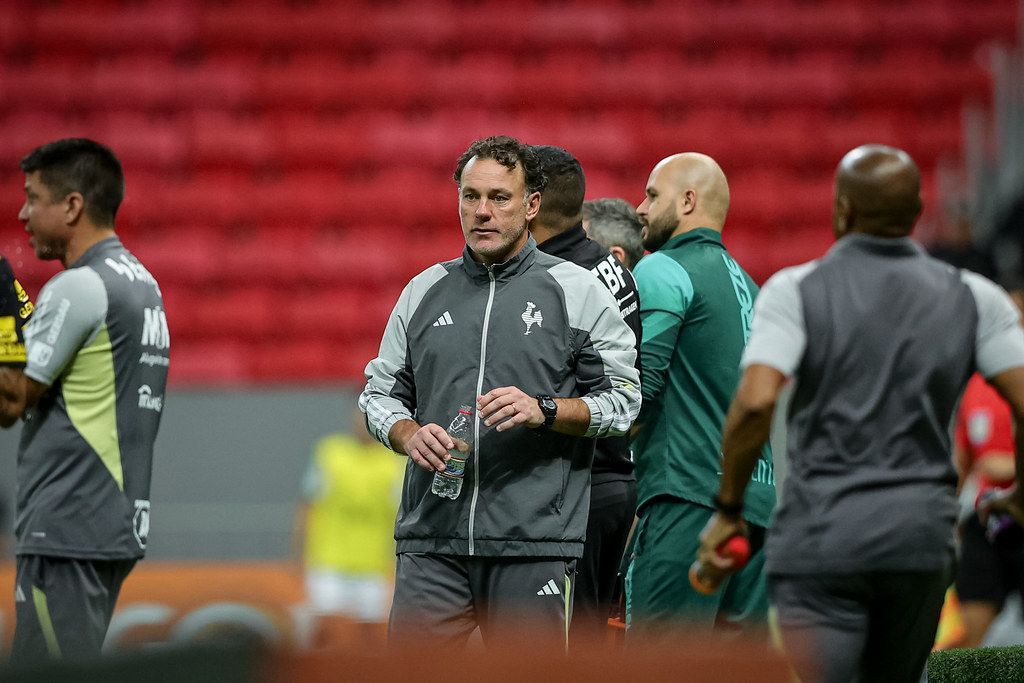 Novo reforço do Atlético exalta técnico Gabriel Milito